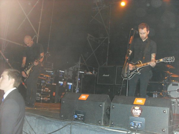 photo-group-Rise-Against-gluv-club-spb-Architects-2009
