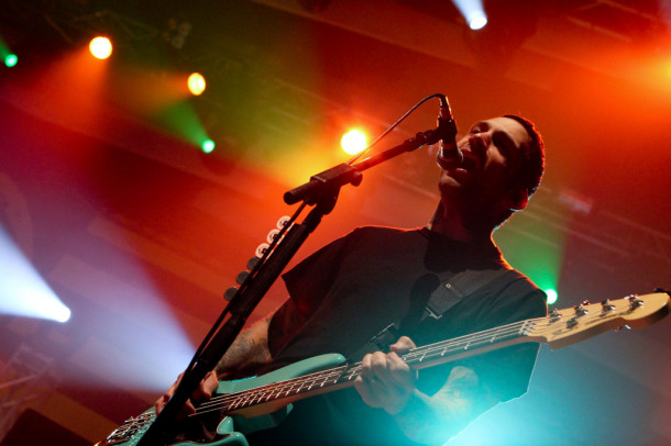 photo-Joe-Principe-bass-RiseAgainst-behind-scene-Kotov-Syndrome-2008