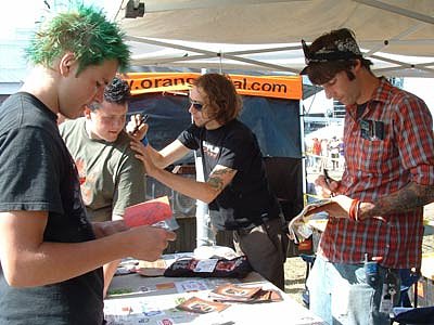photograph-Tim-McIlrath-vocalist-Rise-Against-home-foto-Savior-2006