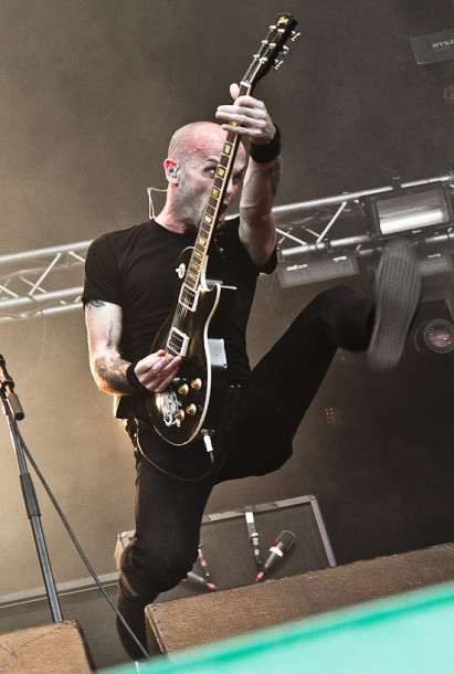 photo-Zach-Blair-guitarist-RiseAgainst-behind-scene-Collapse-2006