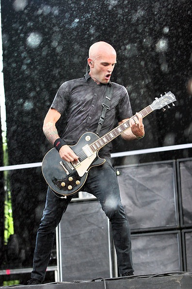 photo-Zach-Blair-solo-guitar-Rise-Against-lichnie-foto-Collapse-2010