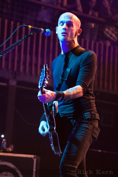 photos-Zach-Blair-solo-guitar-Rise-Against-behind-scene-Lanterns-2002