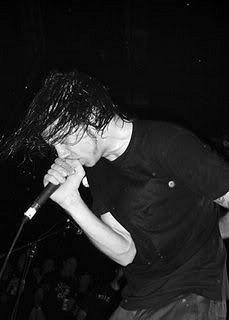 fotki-rannie-Joe-Principe-punk-gruppa-pre-Rise-Against-with-fans-2000