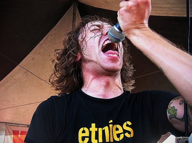 fotki-rannie-Tim-McIlrath-punk-gruppa-Rise-against-old-home-foto-2002