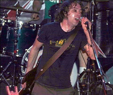 foto-rannie-Joe-Principe-punk-group-young-Rise-Against-out-scene-2003