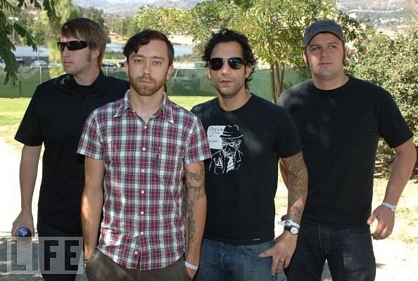 fotki-punk-band-band-Rise-Against-home-photos-2012