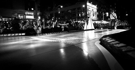 photos-Tim-McIlrath-punk-gruppa-Rise-Against-on-stage-Endgame-2011