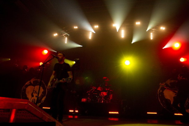 foto-live-Joe-Principe-metal-group-RiseAgainst-concert-Endgame-2012