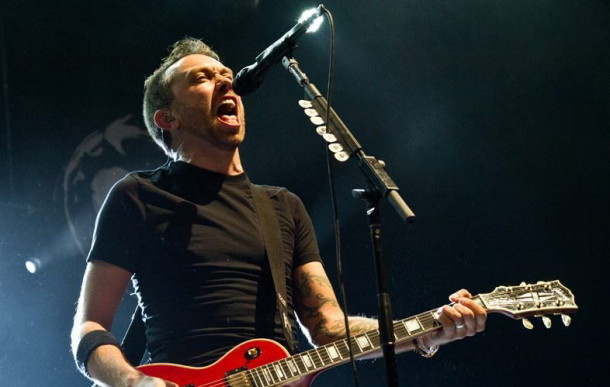 fotos-live-Brandon-Barnes-hard-core-RiseAgainst-festival-Lanterns-2012