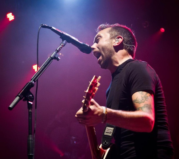 fotos-live-Brandon-Barnes-hard-core-RiseAgainst-festival-Lanterns-2012