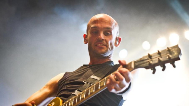 fotos-live-Brandon-Barnes-hard-core-RiseAgainst-festival-Lanterns-2012