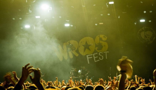 fotos-live-Brandon-Barnes-hard-core-RiseAgainst-festival-Lanterns-2012