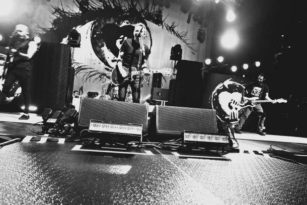 photograph-Zach-Blair-hardcore-rock-Rise-Against-on-stage-Endgame-2012
