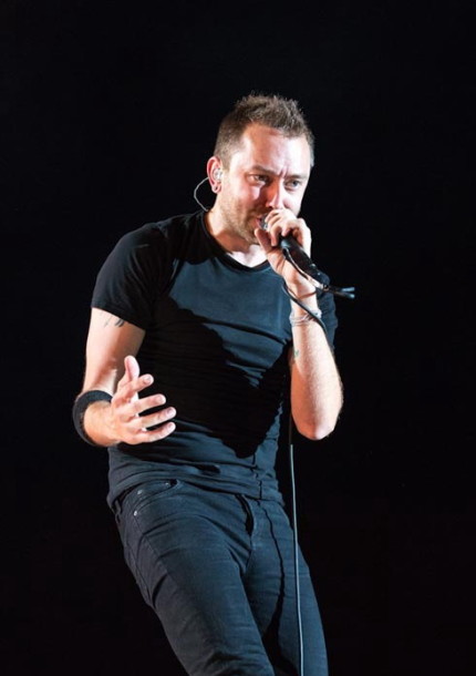 photos-Zach-Blair-hardcore-rock-RiseAgainst-live-concert-Lanterns-2012