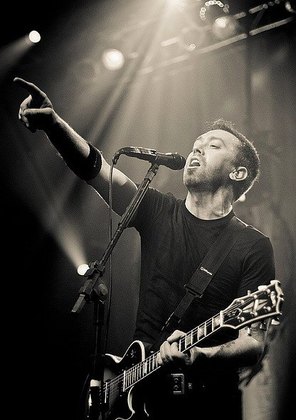 foto-live-Zach-Blair-punk-band-RiseAgainst-Savior-na-koncerte-2008