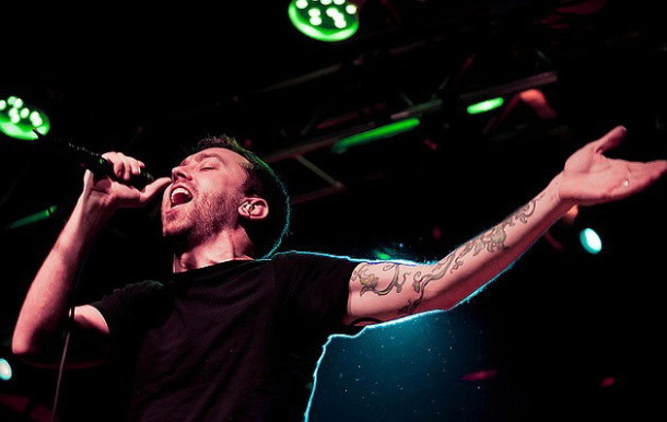 foto-live-Zach-Blair-punk-band-RiseAgainst-Savior-na-koncerte-2008
