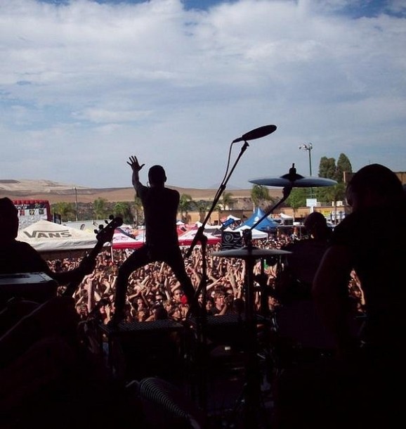 foto-live-Zach-Blair-punk-band-RiseAgainst-Savior-na-koncerte-2008