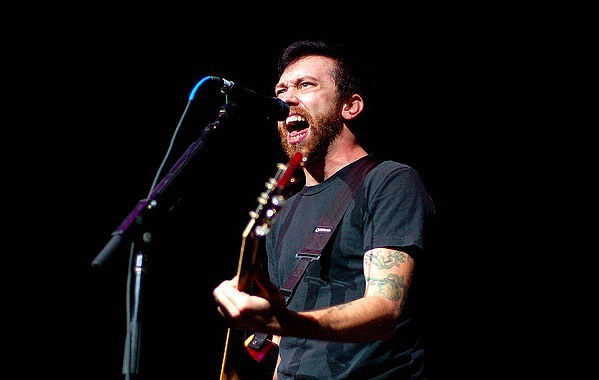 foto-live-Zach-Blair-punk-band-RiseAgainst-Savior-na-koncerte-2008