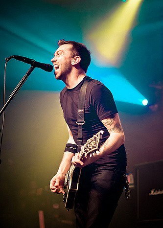 fotografii-Zach-Blair-hard-core-RiseAgainst-Give-It-All-concert-2007