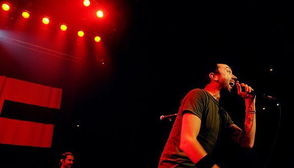 fotografii-Zach-Blair-hard-core-RiseAgainst-Give-It-All-concert-2007