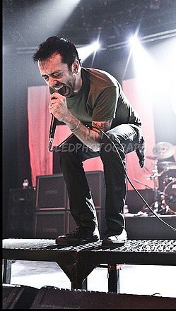 fotografii-Zach-Blair-hard-core-RiseAgainst-Give-It-All-concert-2007