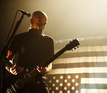 fotos-live-Mr-Precision-punk-band-Rise-against-Endgame-festival-2010