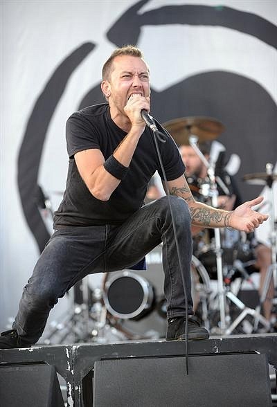 fotos-live-Mr-Precision-punk-band-Rise-against-Endgame-festival-2010