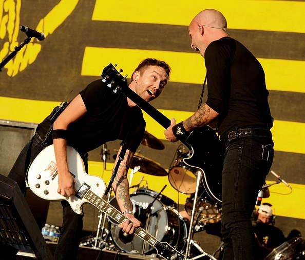 fotos-live-Zach-Blair-punk-gruppa-Rise-against-Satellite-on-scene-2003