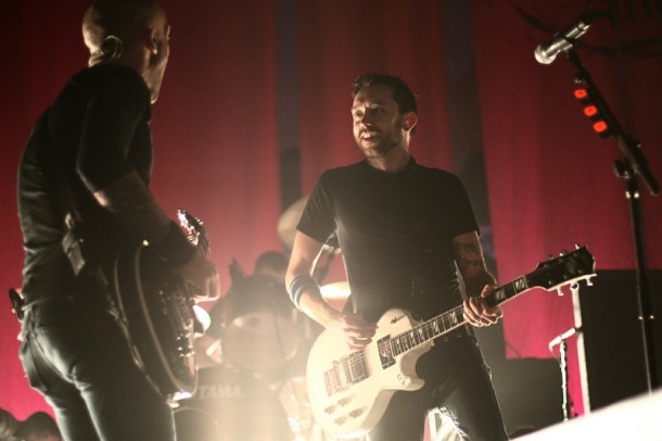 fotosession-Tim-McIlrath-punk-band-RiseAgainst-Endgame-rock-scene-2013