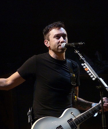 photo-Brandon-Barnes-punk-band-Rise-Against-Lanterns-v-givyu-2008