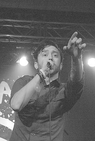 photo-Brandon-Barnes-punk-band-Rise-Against-Lanterns-v-givyu-2008