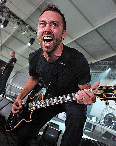 photo-Brandon-Barnes-punk-band-Rise-Against-Lanterns-v-givyu-2008