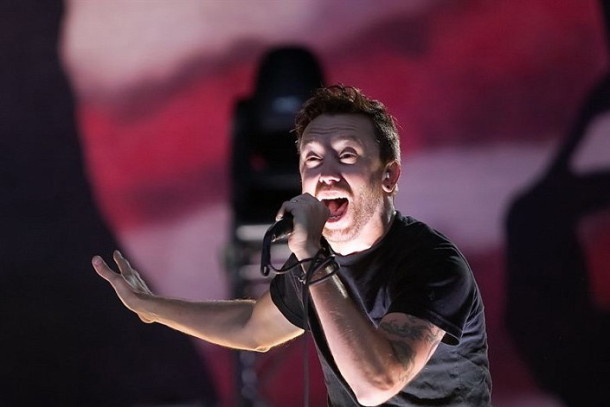 photo-Tim-McIlrath-hard-core-Rise-Against-Architects-live-concert-2005