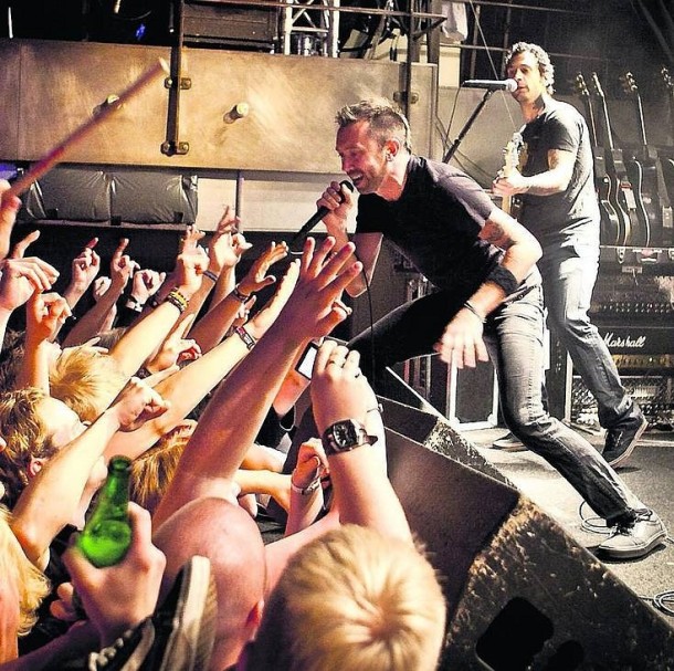 photo-Tim-McIlrath-hard-core-Rise-Against-Architects-live-concert-2005