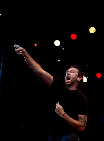 photo-Tim-McIlrath-hard-core-Rise-Against-Architects-live-concert-2005