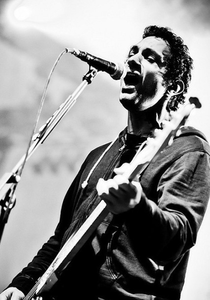 photo-Tim-McIlrath-punk-gruppa-Rise-against-Endgame-on-scene-2003