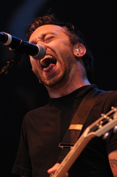 photo-Tim-McIlrath-punk-gruppa-Rise-against-Endgame-on-scene-2003