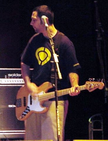 photo-Zach-Blair-punk-band-RiseAgainst-Make-It-Stop-rock-scene-2007