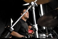 fotos-live-Brandon-Barnes-drums-Rise-Against-out-scene-Endgame-2006
