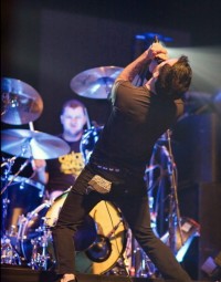photo-Brandon-Barnes-percussion-RiseAgainst-with-fans-Lanterns-2007