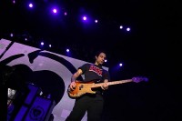 foto-live-Joe-Principe-bass-RiseAgainst-personal-life-Savior-2012