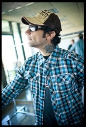 foto-live-Joe-Principe-bass-RiseAgainst-personal-life-Savior-2012