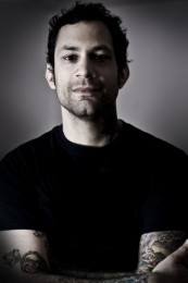 photosession-Joe-Principe-bass-Rise-Against-home-foto-Collapse-2004