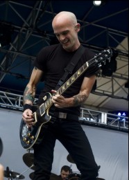 photo-Zach-Blair-back-vocalist-Rise-Against-private-foto-Savior-2012