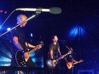 photos-Zach-Blair-guitarist-RiseAgainst-with-fans-Lanterns-2005