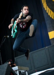 Фотографии группы Rise Against - тур 2011 года