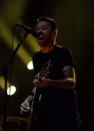 foto-live-Joe-Principe-metal-group-RiseAgainst-concert-Endgame-2012